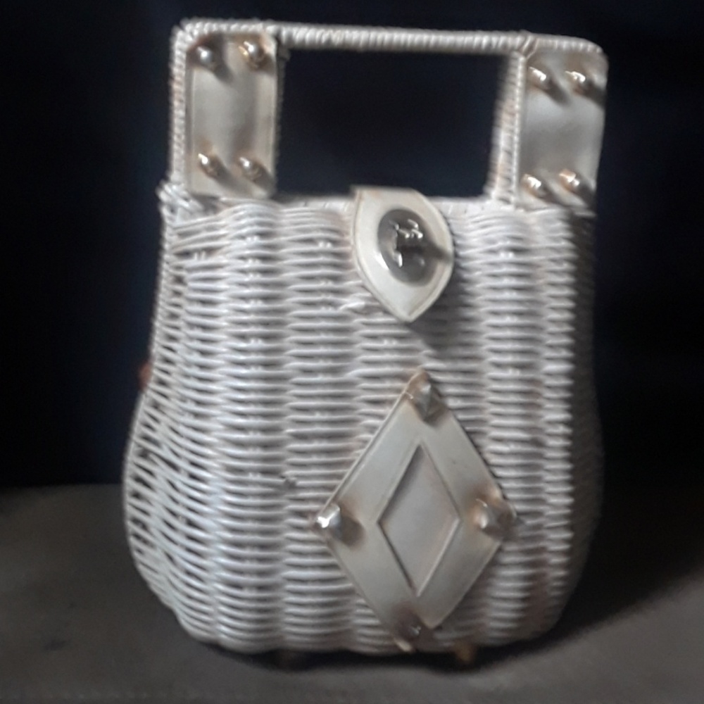 White wicker handbag